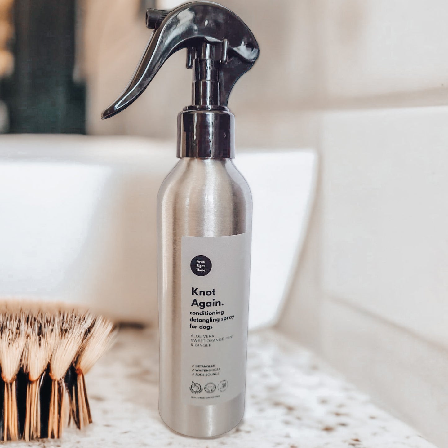 ‘Knot Again’ conditioning detangling spray
